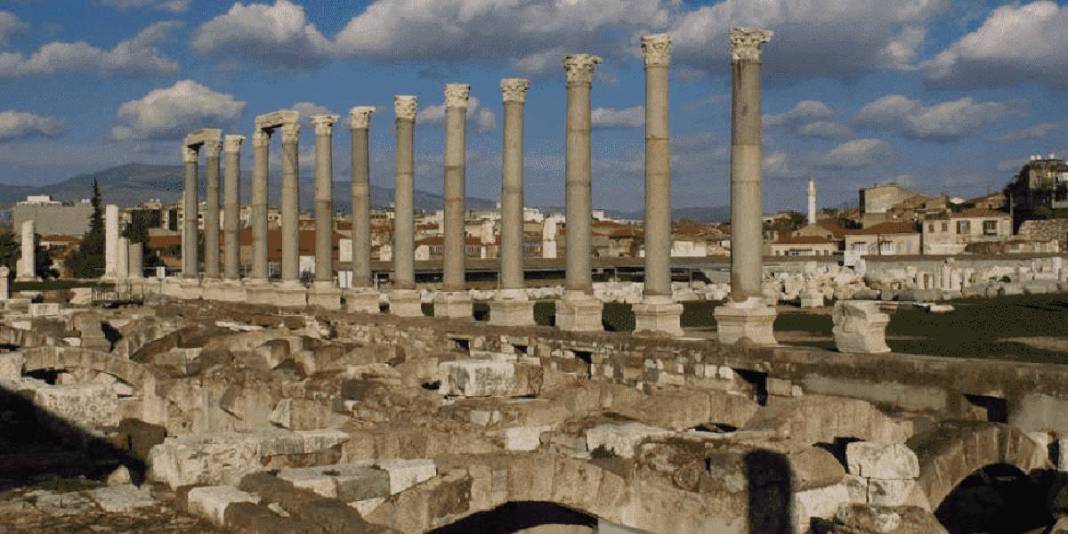 İzmir’in en büyük sırrı bu noktada saklı! Binlerce yıldır akıyor: Antik çeşme herkesi şaşırtıyor 6